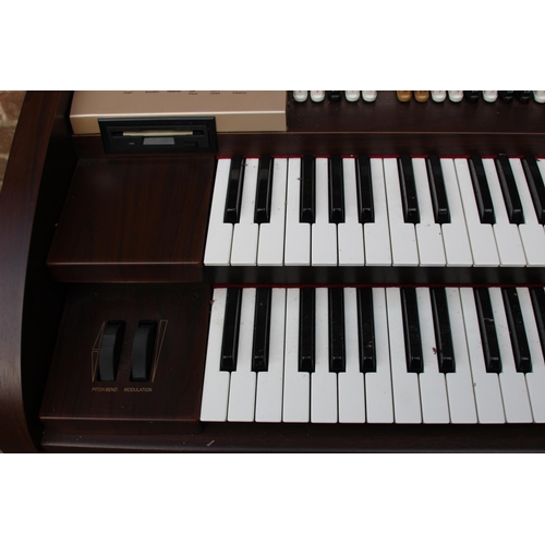 642 - VINTAGE ORLA ELECTRIC ORGAN GWO
116 X 59 X 92CM