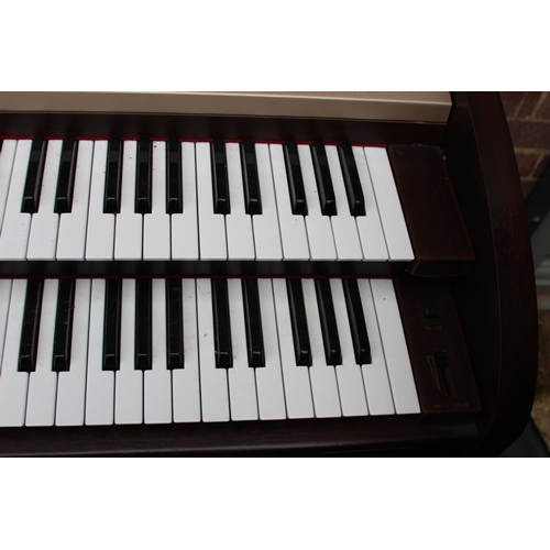 642 - VINTAGE ORLA ELECTRIC ORGAN GWO
116 X 59 X 92CM