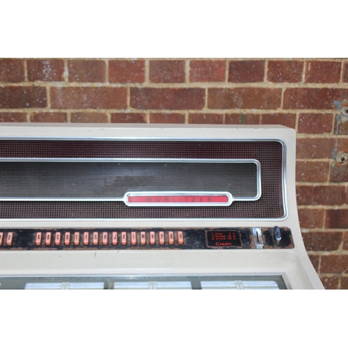 643 - VINTAGE WURLITZER JUKE BOX   
88 X 64 X 112CM