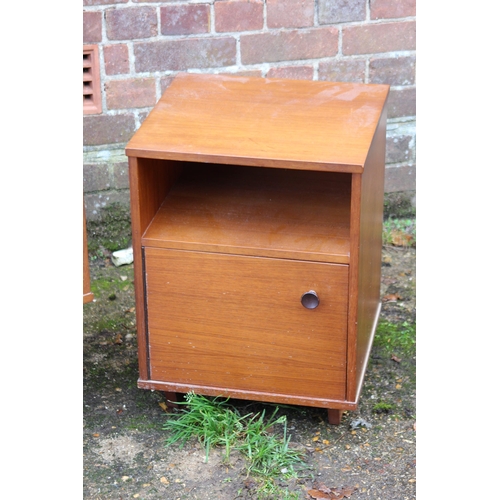 87 - TEAK DRESSING TABLE AND BEDSIDE TABLE
113 X 45 X 148CM