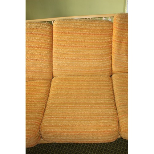 74 - RETRO BLONDE ERCOL SOFA
176 X 82 X 73CM