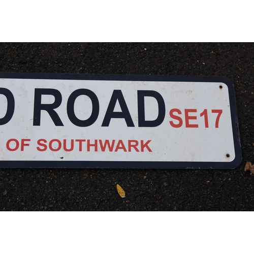 897 - VINTAGE SE17 ROAD SIGN
120 X 26CM