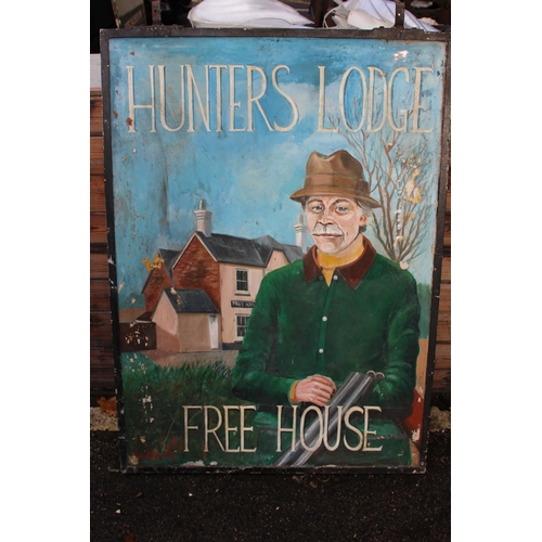 902 - VINTAGE HUNTERS LODGE SIGNED PUB SIGN DOUBLE SIDED
116 X 83CM