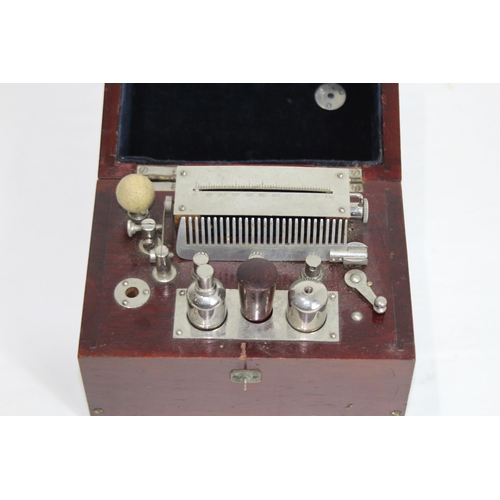 495 - VINTAGE EVER READY 1920s MAHOGANY BOXED THERAPEUTIC VIBRATOR MACHINE MODEL NO 290