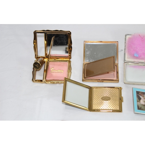 501 - QUANTITY OF VINTAGE COMPACTS x9