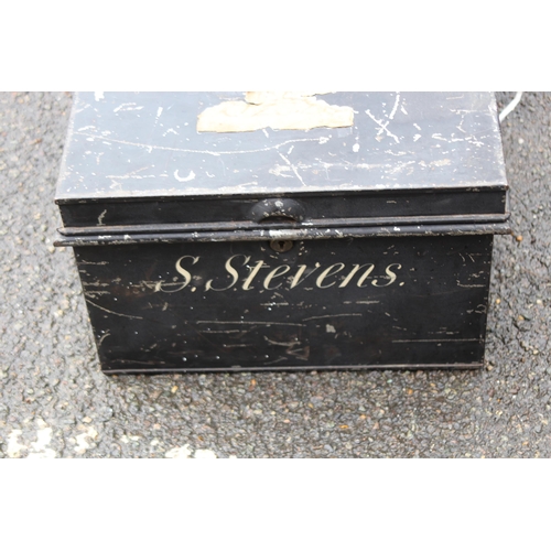 508 - 3 X VINTAGE STRONG BOXES - 1 WITH KEY
40 X 37 X 30CM