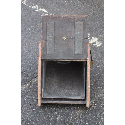 514 - VINTAGE COAL SCUTTLE
56 X 35CM