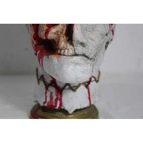 516 - HORROR HEAD SCULPTURE 
32 X 23CM