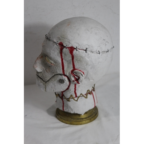 516 - HORROR HEAD SCULPTURE 
32 X 23CM