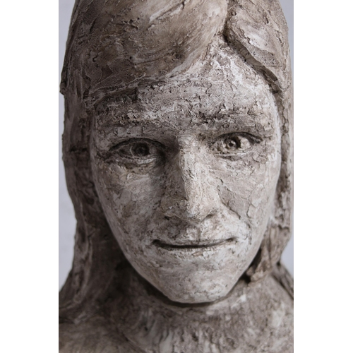 517 - HANDMADE BUST OF WOMEN
45 X 40CM