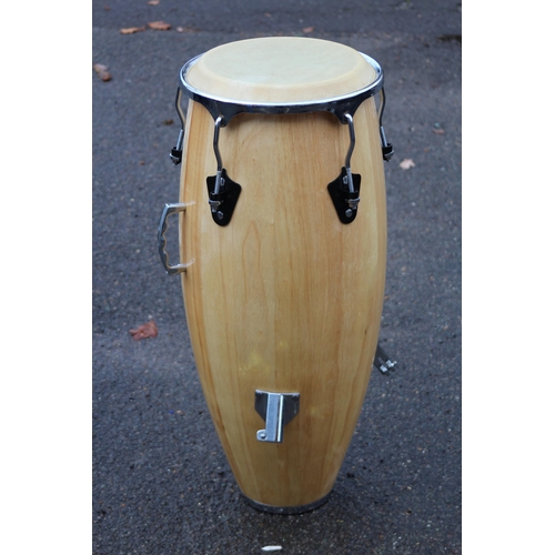 646 - SINGLE BONGO DRUM WITH BAG 
77X 36CM