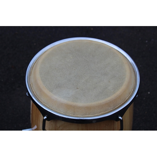 646 - SINGLE BONGO DRUM WITH BAG 
77X 36CM