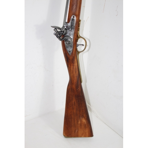 695 - REPLICA FULL SIZE FLINT LOCK RIFLE