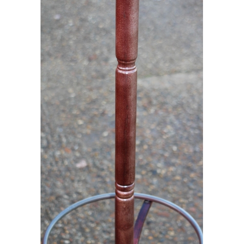 104 - VINTAGE HAT STAND
185 X 38CM