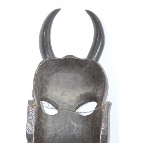 825 - LARGE ANTIQUE CARVED AFRICAN MASK
95CM