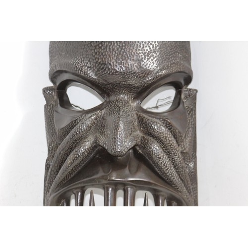 825 - LARGE ANTIQUE CARVED AFRICAN MASK
95CM