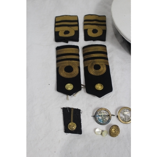 725 - NAVAL OFFICERS RANK BADGES AND CAP