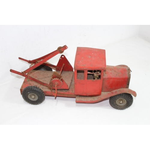 603 - VINTAGE TRI-ANG TRUCK
44 x 20cm