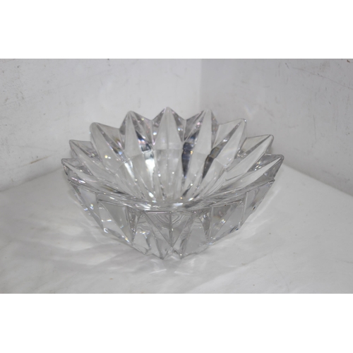 794 - RETRO 1975 INDALOY GLASS BOWL
28 X 13CM