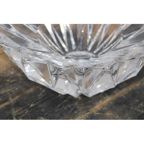 794 - RETRO 1975 INDALOY GLASS BOWL
28 X 13CM