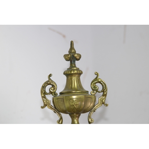 795 - ANTIQUE FRENCH BRASS MANTLE CLOCK
48 X 26 X 12CM