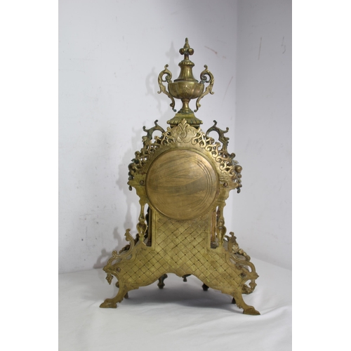 795 - ANTIQUE FRENCH BRASS MANTLE CLOCK
48 X 26 X 12CM