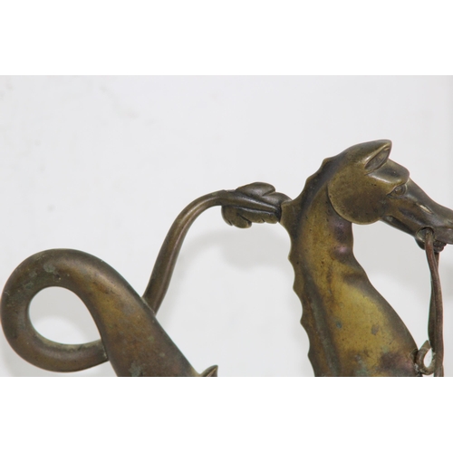 866 - VINTAGE HORSE DOORSTOP
28 X 8 X 31CM