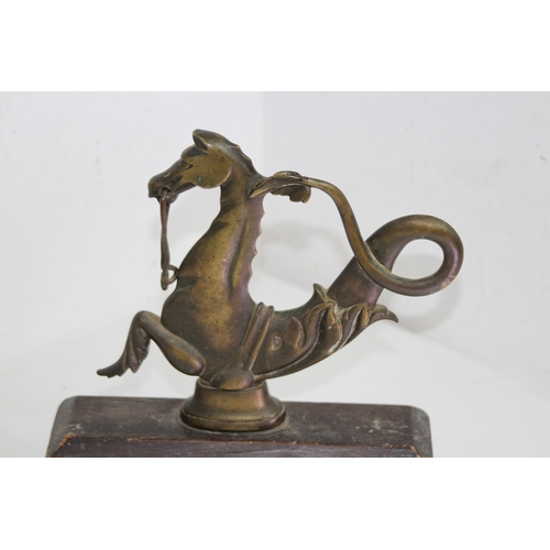 866 - VINTAGE HORSE DOORSTOP
28 X 8 X 31CM