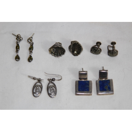 942 - PAIR OF SILVER AND LAPIZ LAZULI EARRINGS AND FOUR OTHER PAIR OF EARRINGS