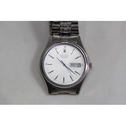 1074 - VINTAGE SEIKO DAY DATE GENTS WATCH