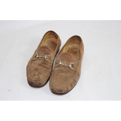 509 - FOUR PAIRS OF MEN'S GUCCI STYLE LOAFERS