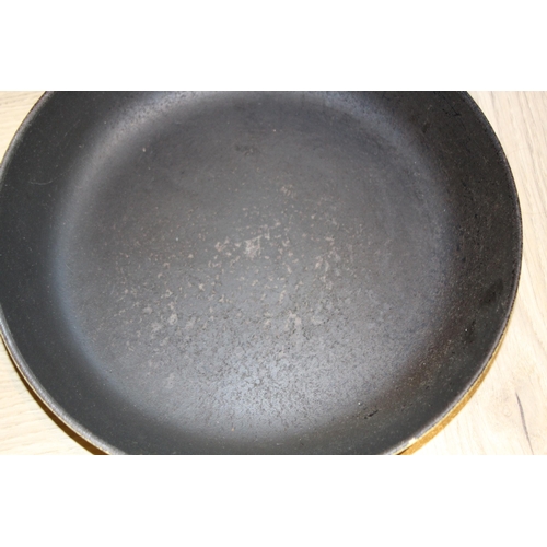 539 - LE CREUSET YELLOW FRYING PAN SIZE 26