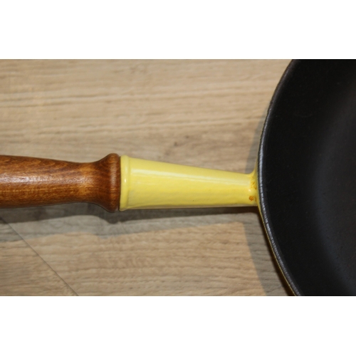 539 - LE CREUSET YELLOW FRYING PAN SIZE 26