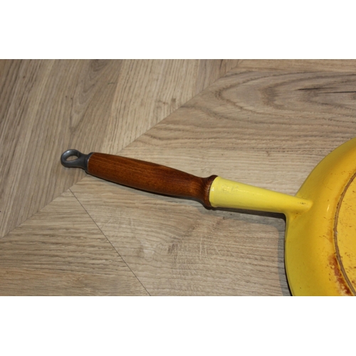 539 - LE CREUSET YELLOW FRYING PAN SIZE 26