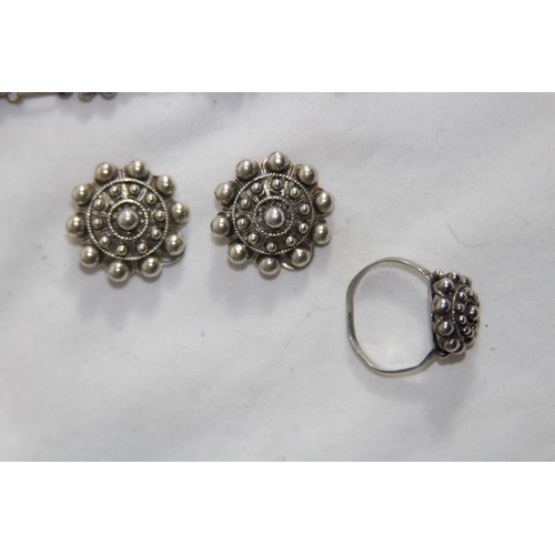 933 - SILVER JEWELLERY SUITE INCLUDING NECKLACE, BRACELET, RING AND EARRINGS - 50G