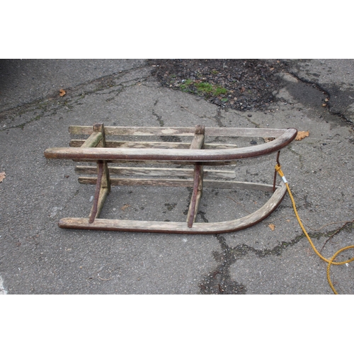 120 - VINTAGE SLEDGE
83 X 31 X 25CM