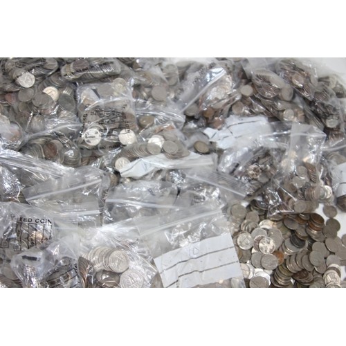 909A - LARGE QUANTITY OF AMERICAN COINS - 40KG - ROUGHLY $960 WORTH