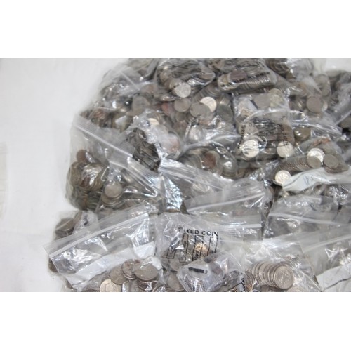 909A - LARGE QUANTITY OF AMERICAN COINS - 40KG - ROUGHLY $960 WORTH