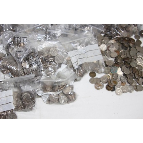 909A - LARGE QUANTITY OF AMERICAN COINS - 40KG - ROUGHLY $960 WORTH