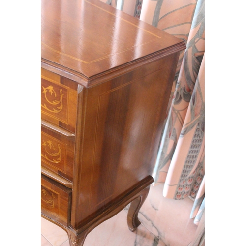 15 - SURPENTINE FRONTED with INLAY MAHOGANY THREE DRAWER CHEST
84 X 32 X 74CM