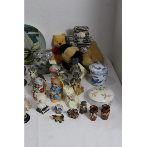 207 - QUANTITY OF ANIMAL FIGURES ETC