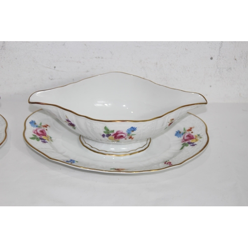 212 - VINTAGE HUTSCHENREUTHER DRESDEN MORTIZBURG DINNER SERVICE