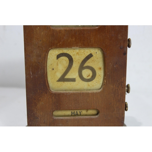 316 - VINTAGE DESK CALENDAR
18 X 10CM