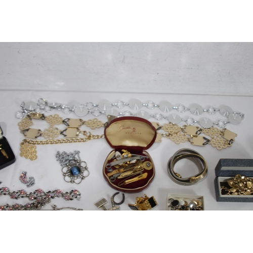 337 - QUANTITY OF LADIES AND GENTS COSTUME JEWELLERY