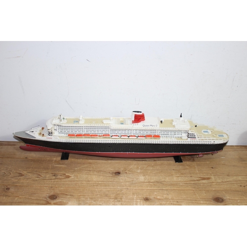 604 - QUANTITY OF MODELS BOATS  x9
56 X 14CM