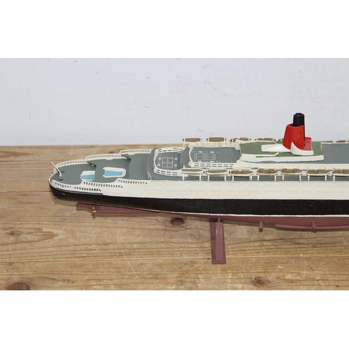 604 - QUANTITY OF MODELS BOATS  x9
56 X 14CM