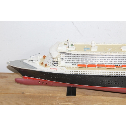 604 - QUANTITY OF MODELS BOATS  x9
56 X 14CM