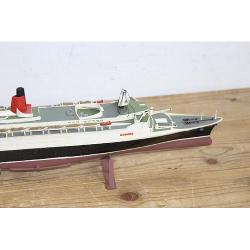 604 - QUANTITY OF MODELS BOATS  x9
56 X 14CM