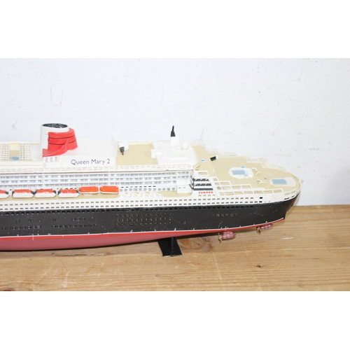 604 - QUANTITY OF MODELS BOATS  x9
56 X 14CM