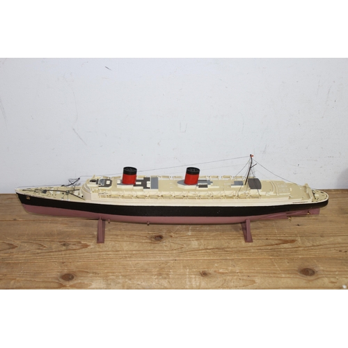 604 - QUANTITY OF MODELS BOATS  x9
56 X 14CM